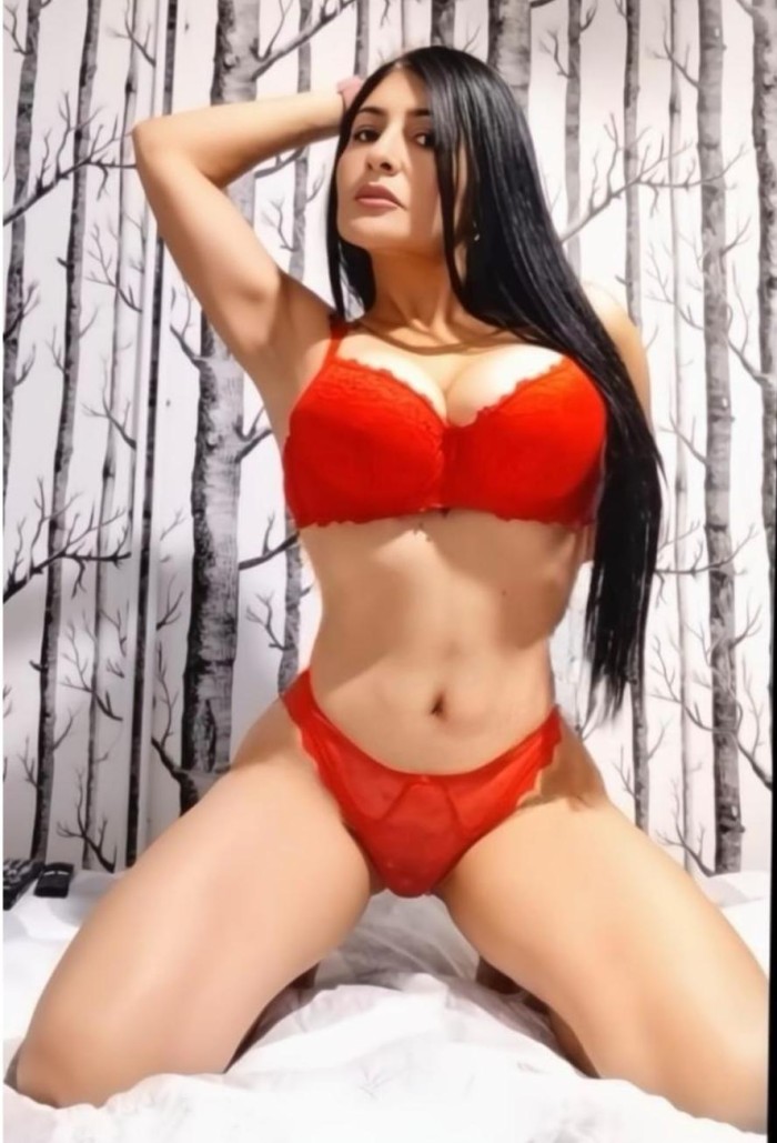 EN VILAGARCIA DE AUROSA SENSUAL ENCANTADORA BOMBA DE SEXO