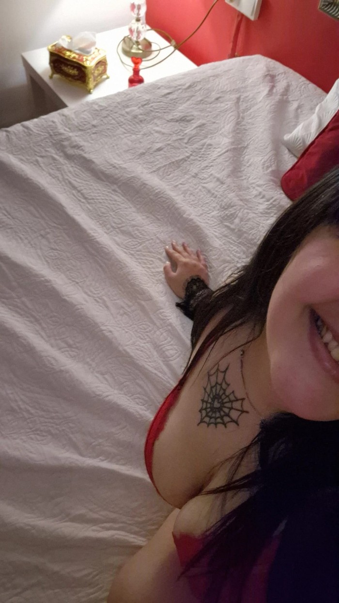 ARDIENTE Y FIESTERA