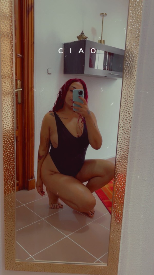MÓNICA, DOMINICANA MUY GOLFA
