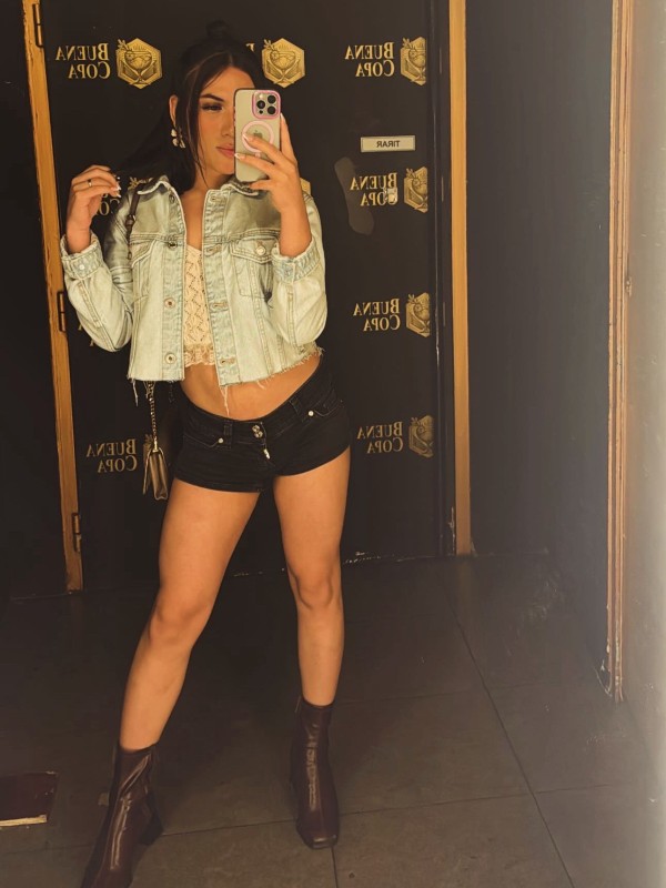 JOVENCiTA EXPLOSIVA VEN Y DISFRUTA
