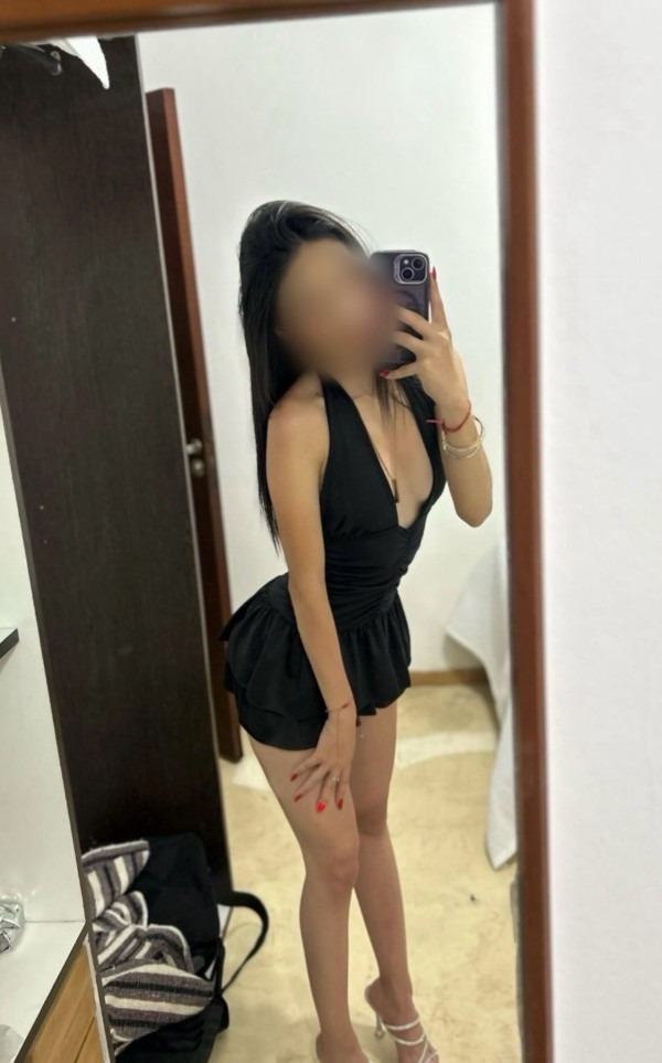 Morenaza, elegante, muy sensual y atrevida