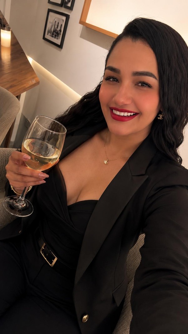 RECIÉN LLEGADA A TU CIUDAD MI AMORES