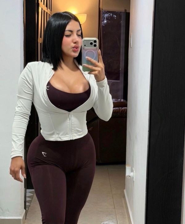 Exótica morena fotos reales con chochito apretadito te va a encantar