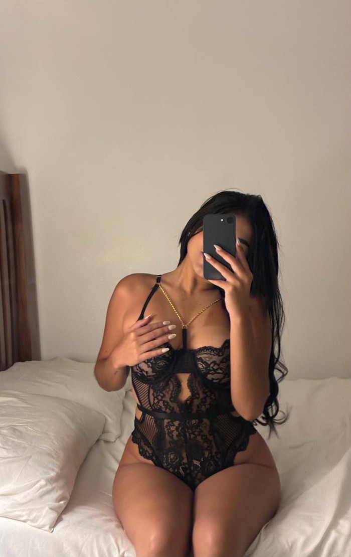 SOFIA LATINA MORBOSA Y MUY ATREVIDA