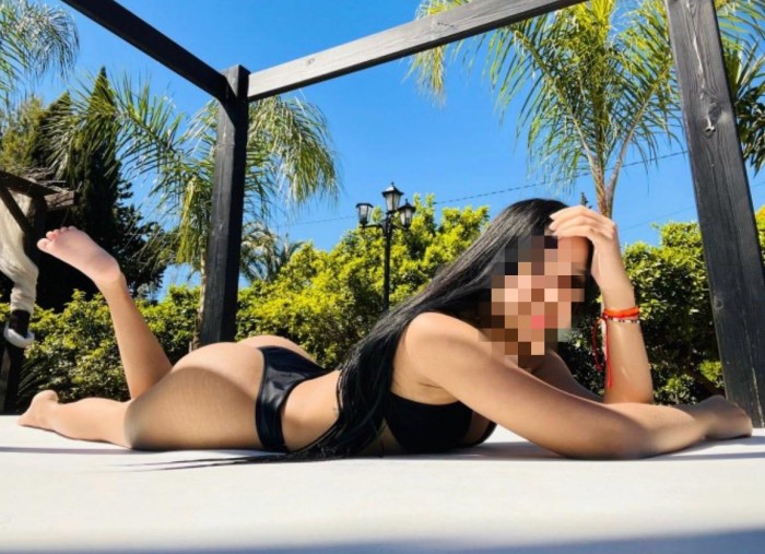 Jovencita 19 años Estepona cariñosa y entregada