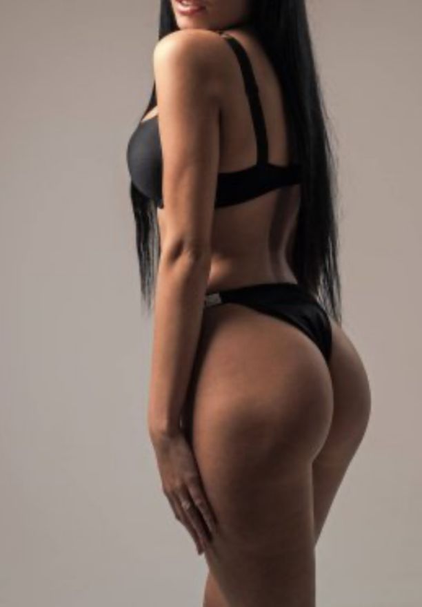 EN PLASENCIA MUJER EXOTIKA DE CURVAS SENSUALES