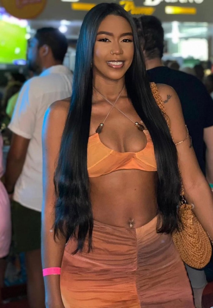 BRASILEÑA ARDIENTE CACHONDA SENSUAL
