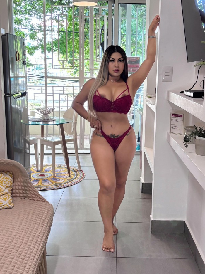 Rubia cañera fiestera no perderás tu dinero con migo