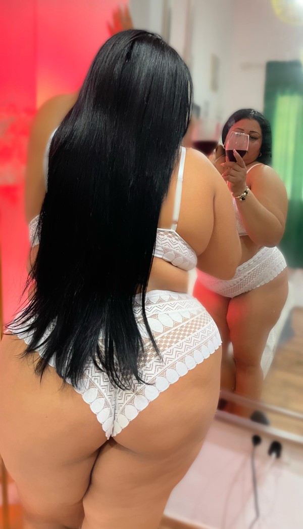 chica JOVEN de escándalo fogosa sensual seré tu amante incondicional