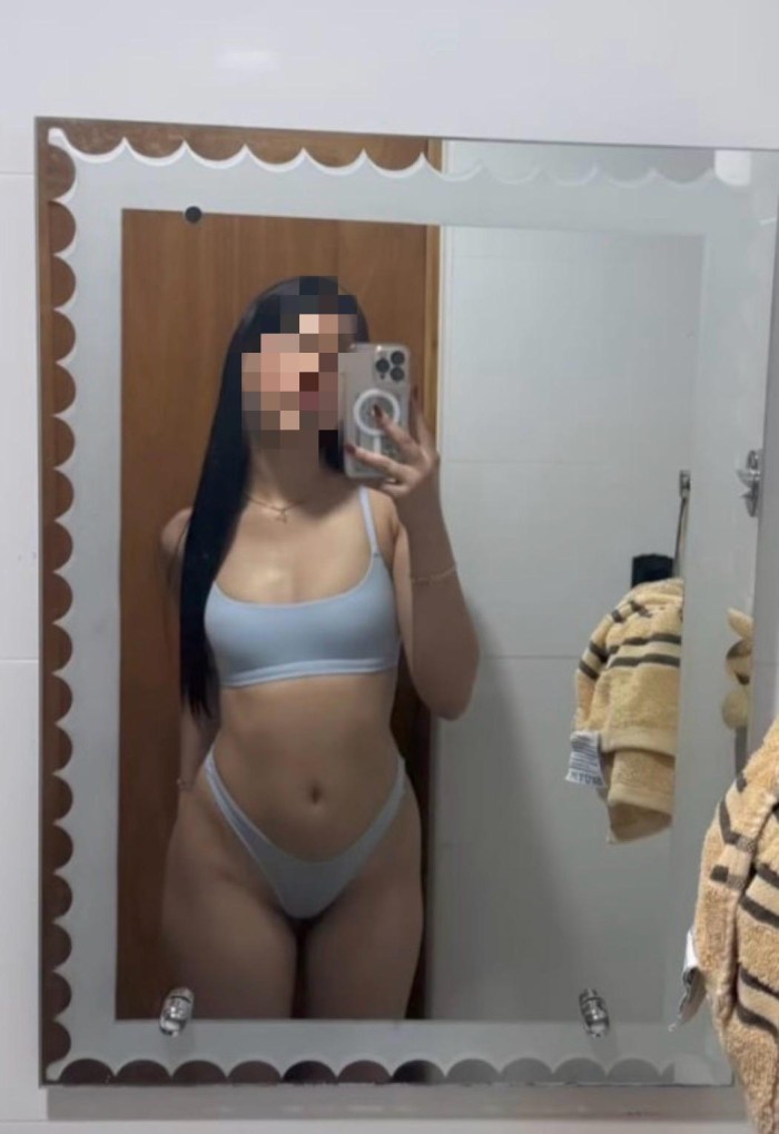 Jovencita delgada fiestera Estepona