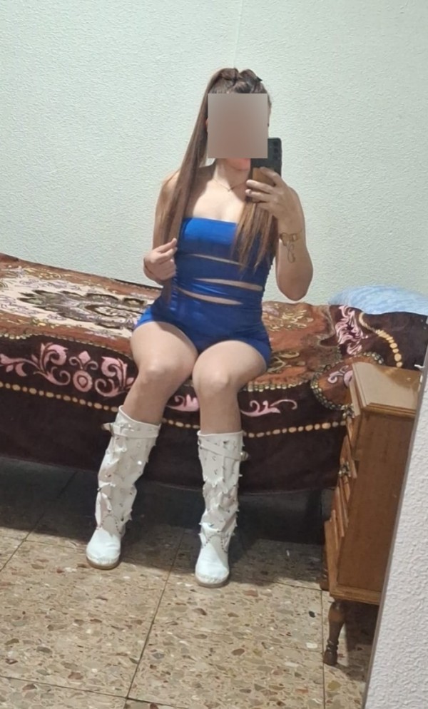 Cariñosa sexy fiestera Naty