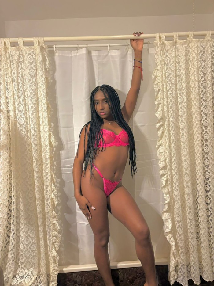 SEDUCTORA MUJER CON GANAS DE CACHONDEO Y PLACER