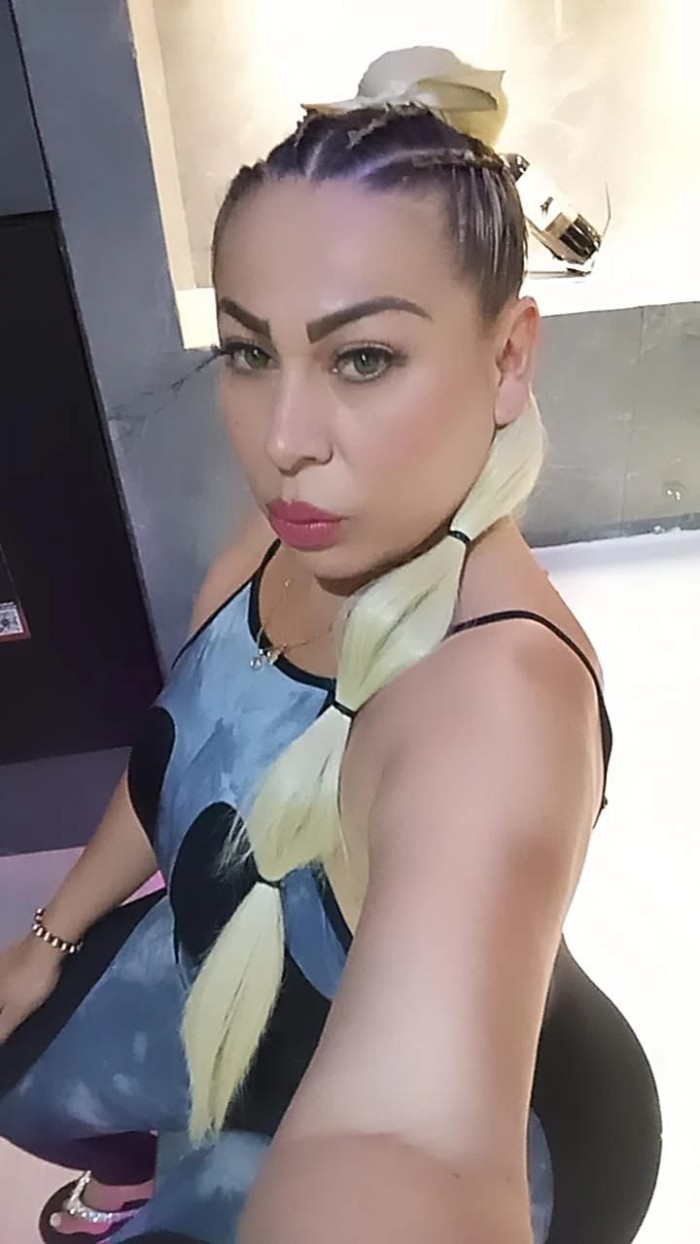 NOVEDAD COLOMBIANA COMPLETA ME COMERAS RICO