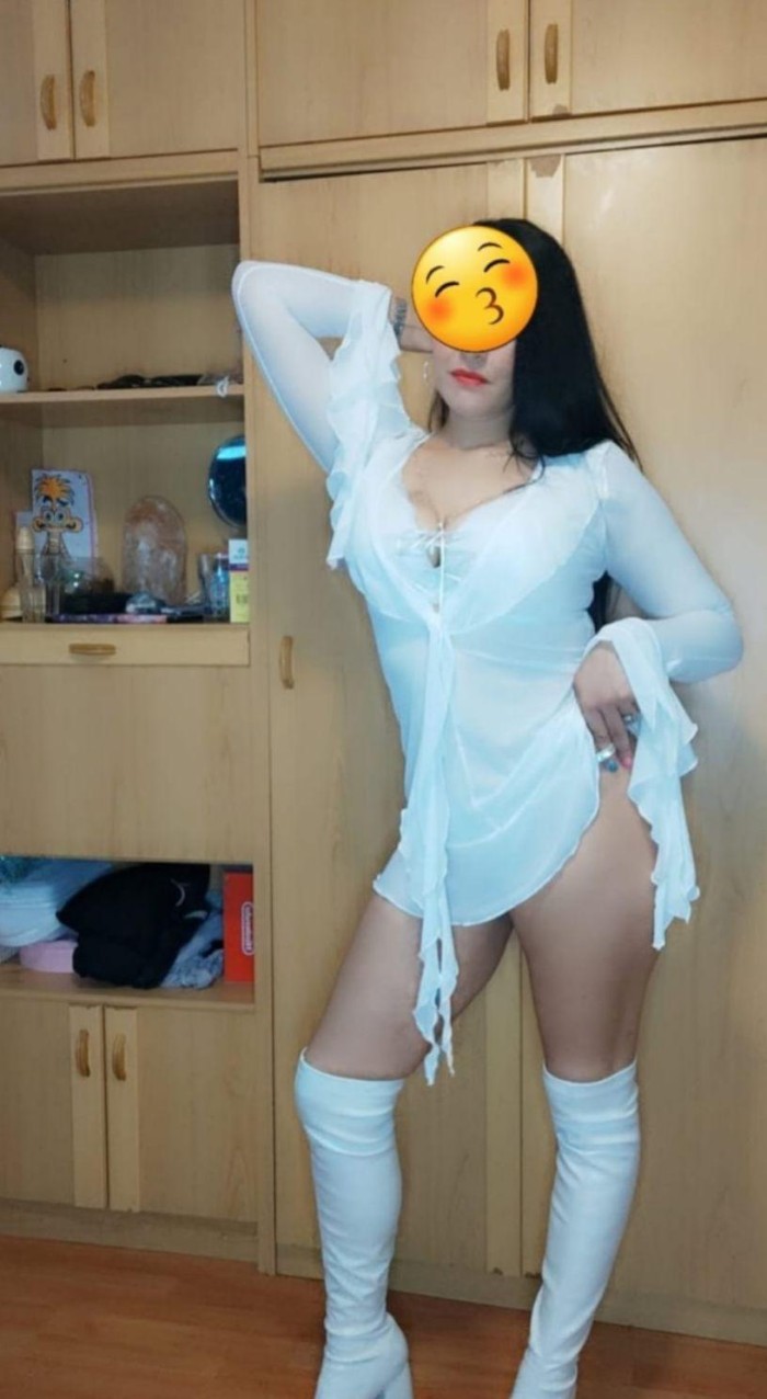 CATALINA  DIOSA CON CURVAS ESPECTACULARES