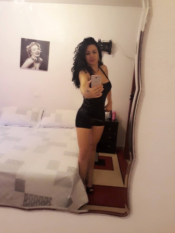 EDUARDA BRASILEÑA MADURITA CON GANAS DE FIESTA!!!!