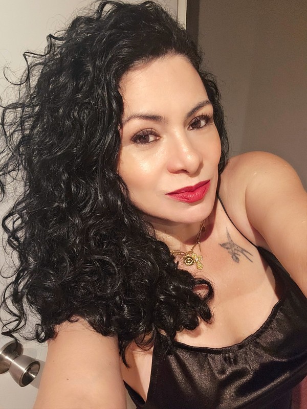 EDUARDA BRASILEÑA MADURITA CON GANAS DE FIESTA!!!!