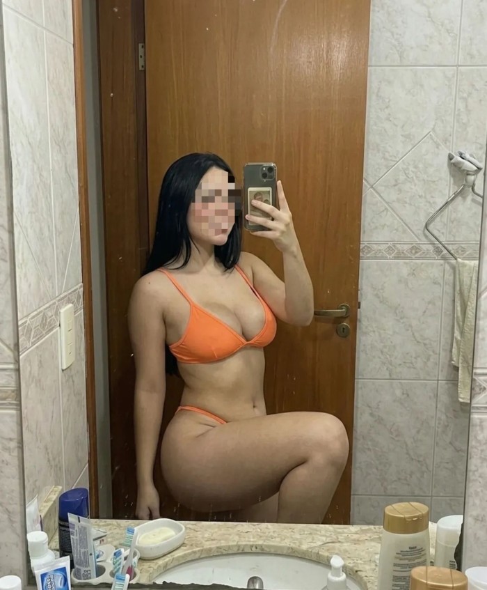 Fiestera jovencita muy cachonda en O Milladoiro