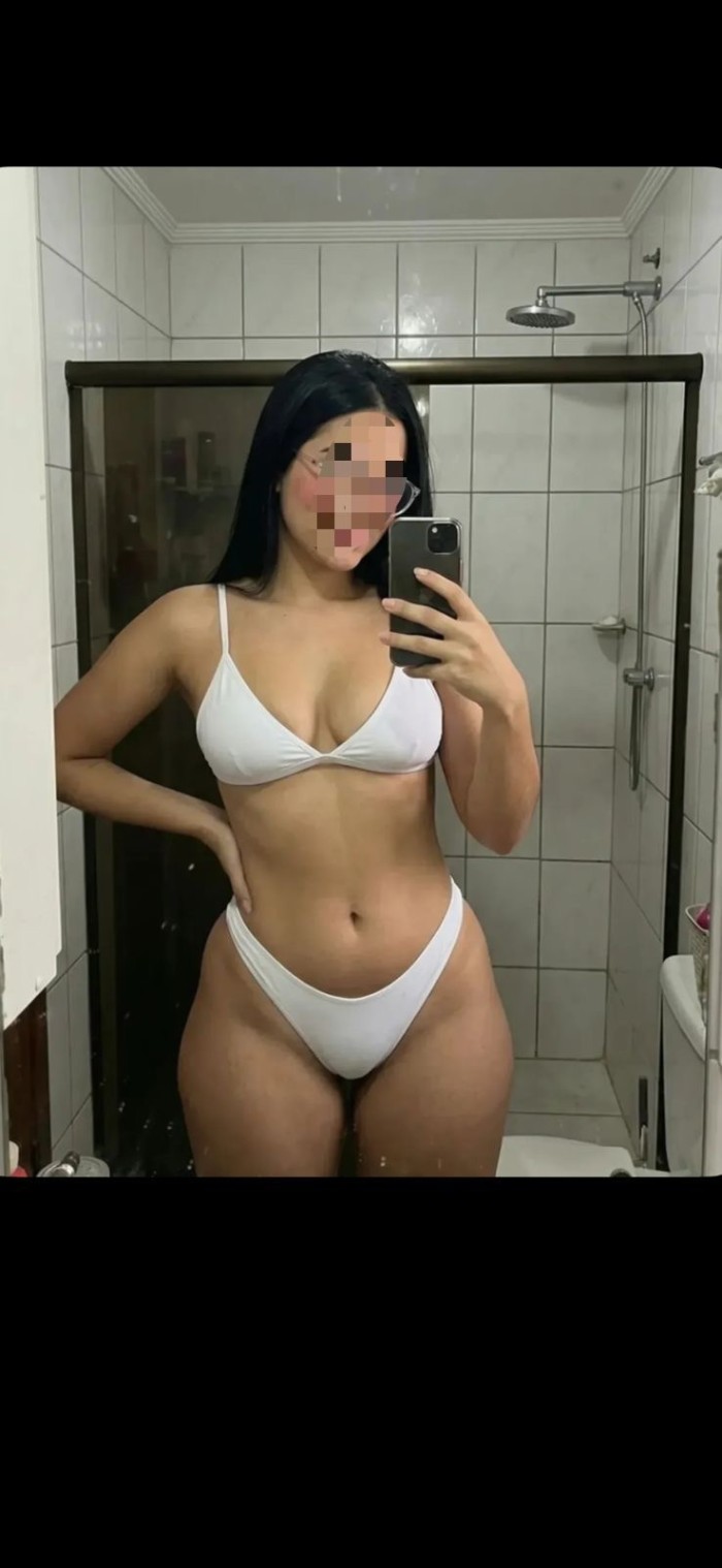 Fiestera jovencita muy cachonda en O Milladoiro