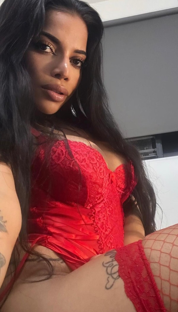 RAQUEL LA REINA DE LA CUBANA
