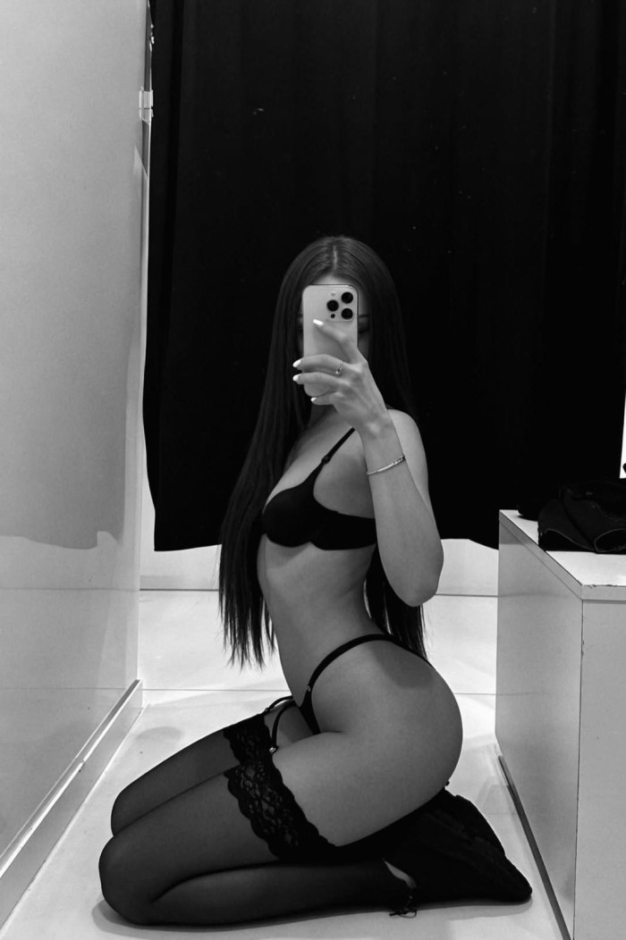AMANDA LISTA PARA UNA NOCHE DE LOCURA!