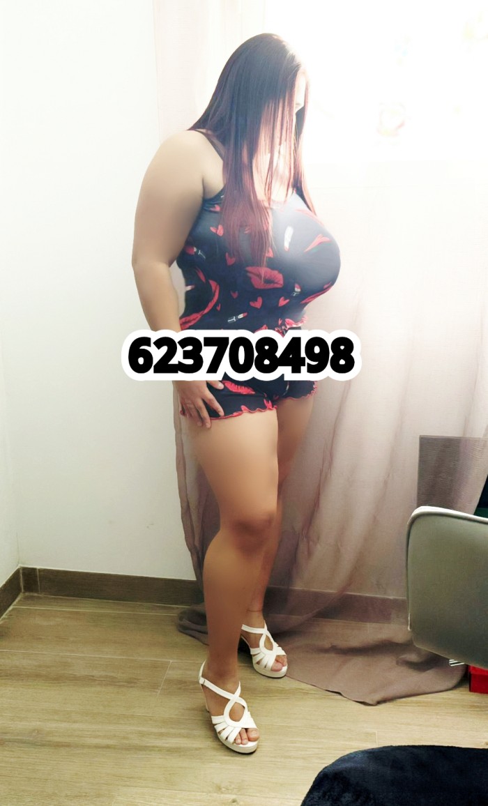 jovencita cachonda besucona fiestera