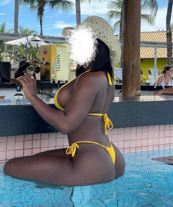 Tiana ven a conocerme llámame