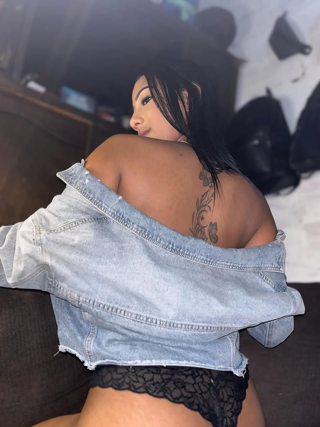 DIOSA DEL PLACER COMPLACIENTE EN ALMERIA CENTRO