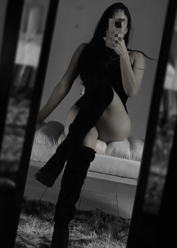 jovencita latina dulce y cariñosa! nueva en petrel