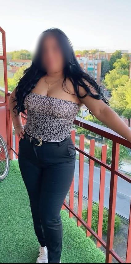 SOY DAYANA, VENEZOLANA CALUROSA Y RESERVADA