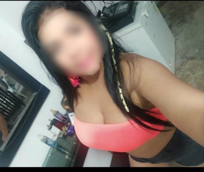 SOY DAYANA, VENEZOLANA CALUROSA Y RESERVADA