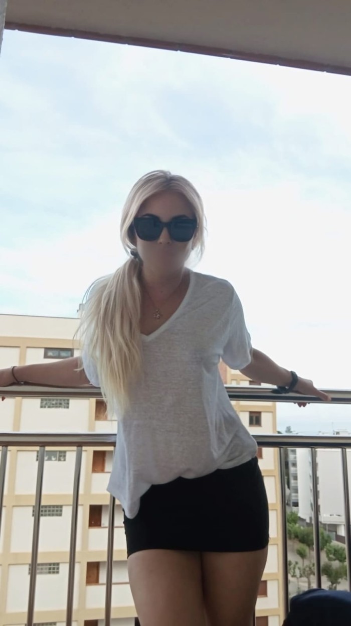Rubia Natural y Divertida