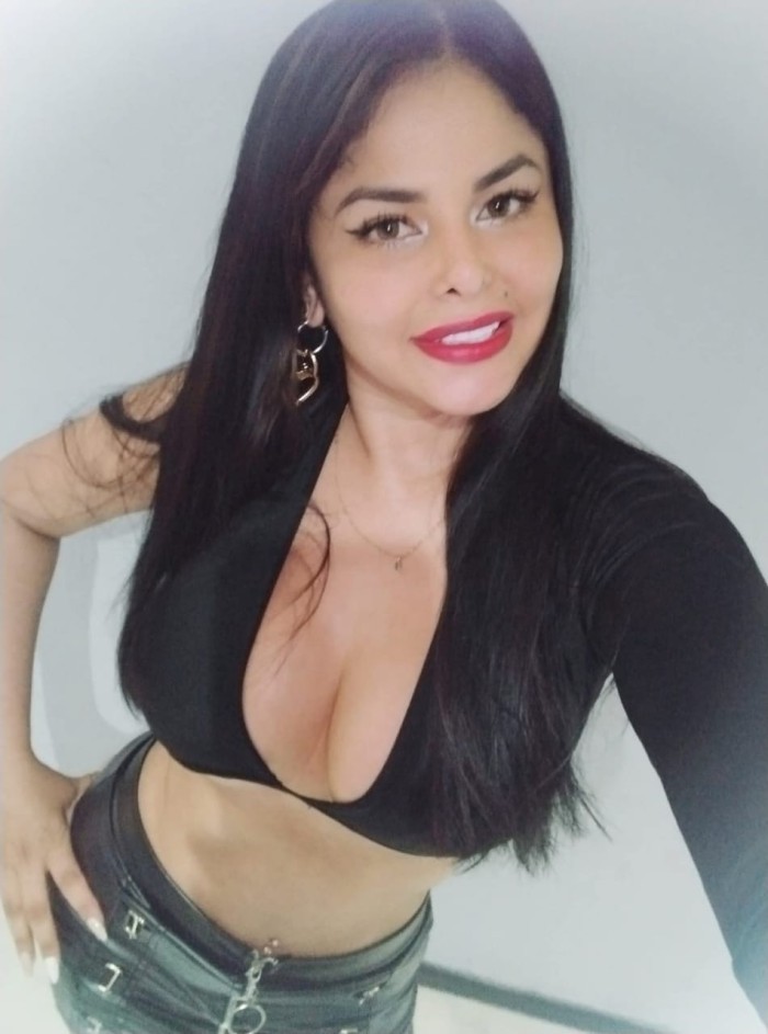 VEN Y QUITAME MIS TANGUITAS CON LA BOCA EN ALTZA