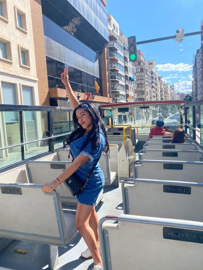 MORENA CALIENTE EN GANDIA