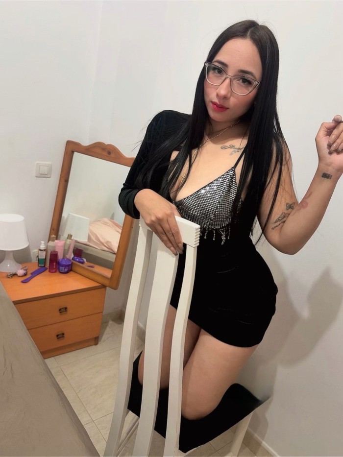 SOFIA DULCE Y TRAVIESA COLOMBAINA 24H