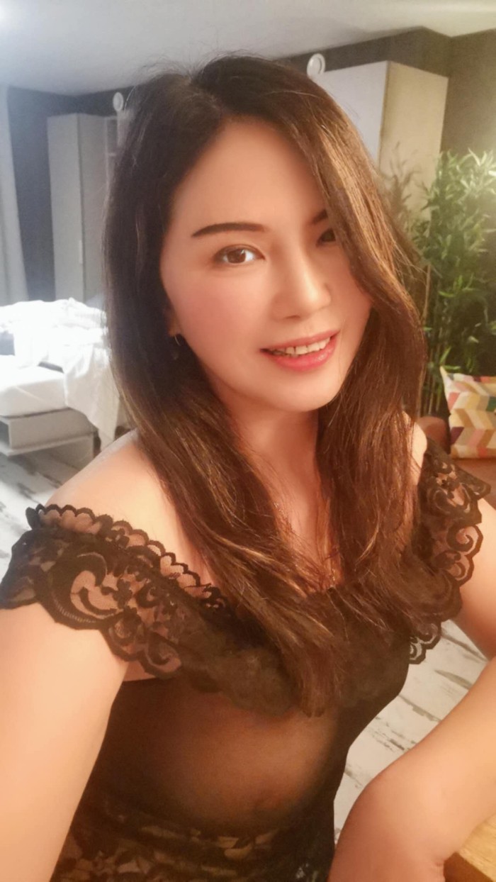 Chica asiática dulce, todo es aceptable..Co.co