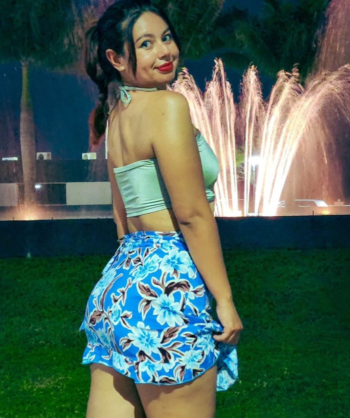 BELLEZA EXOTICA Y MUY ARDIENTE