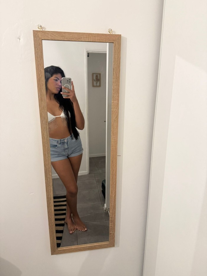 JOVENCITA EXTROVERTIDA Y APASIONADA