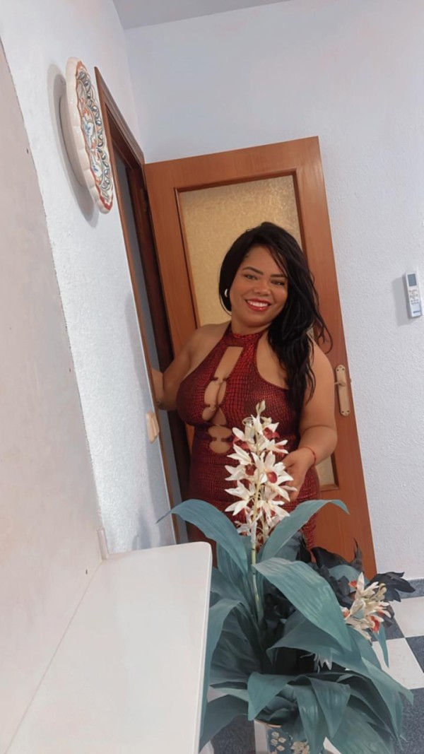 SEXY PERVERSA LATINA DE CURVAS CACHONDA FIESTERA SENSUAL NOVEDAD VIP