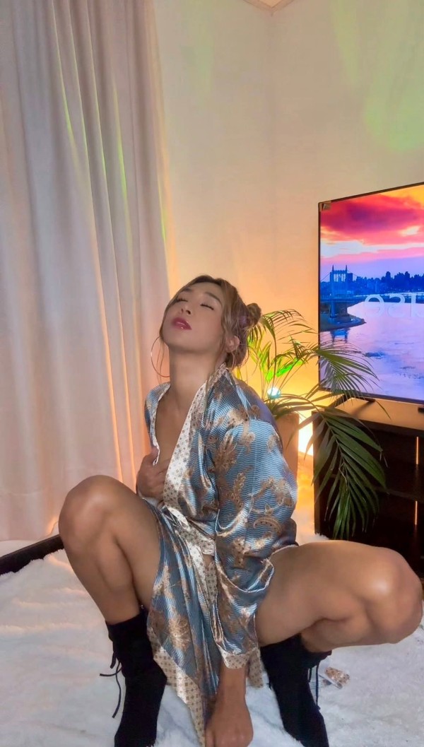 FIESTERA COMPLACIENTE BELLA POTRA EN VALENCIA