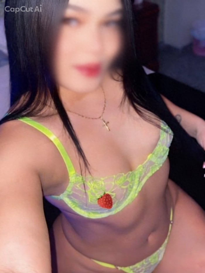 MORENA VENEZOLANA  MUY FIESTERA EN AVENIDA