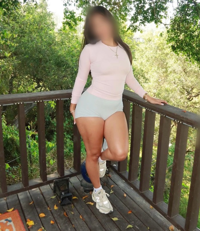 COLOMBIANA FIESTERA Y CON GANAS DE PECAR
