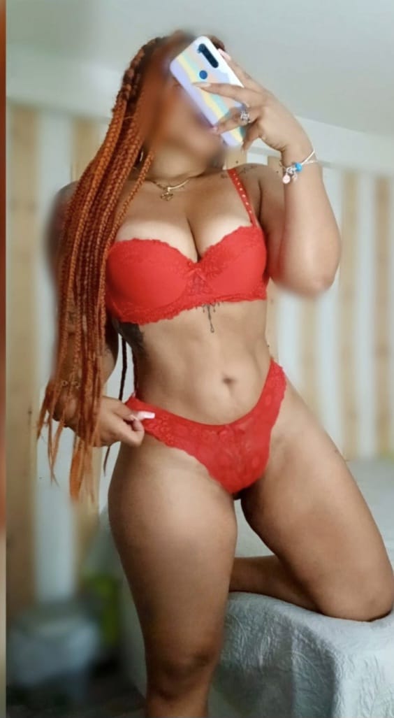EN ESTEPONA DELICIOSA IMPLICADA CACHONDA MUY COMPLETA