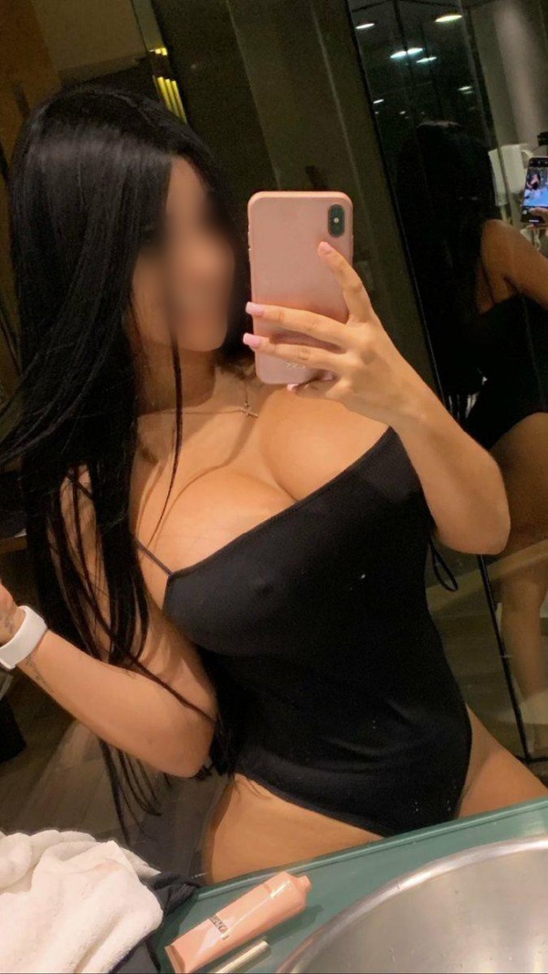 CHICA DELGADITA DIVERTIDA TRAVIESA EN TORRELAVEGA