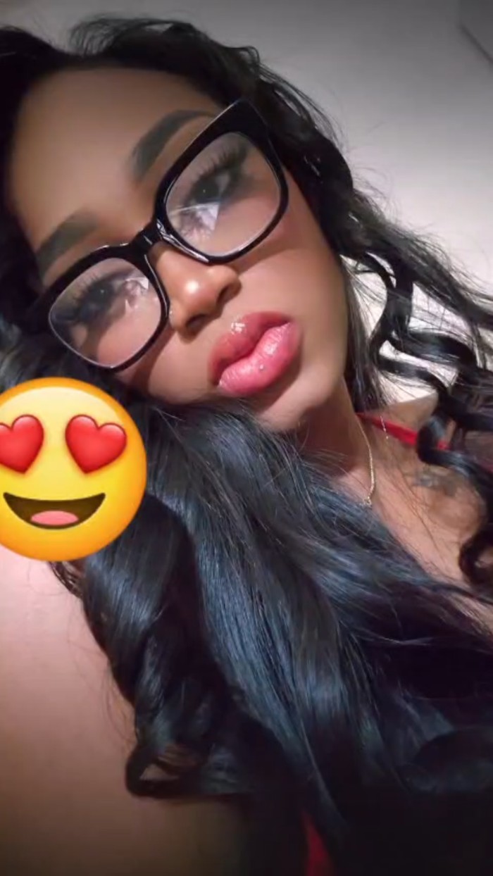 MIA CALIENTE JOVENCITA MUY VICIOSA 24H SALIDAS FIESTERA EN VIC