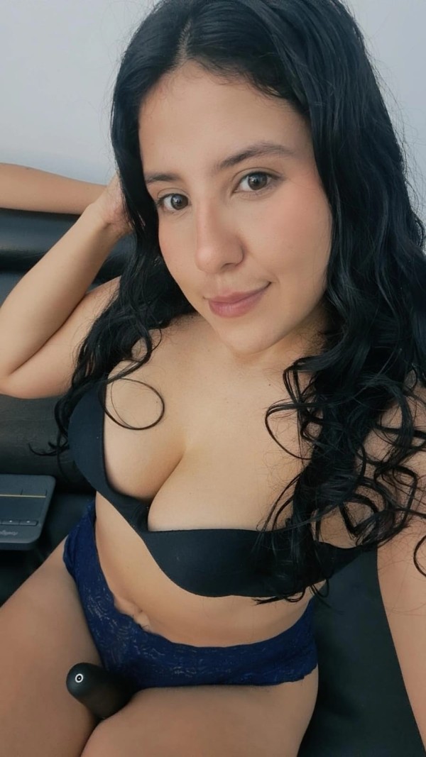 COLOMBIANA TRIGUEÑA SENSUAL Y CARIÑOSA DISPUESTA
