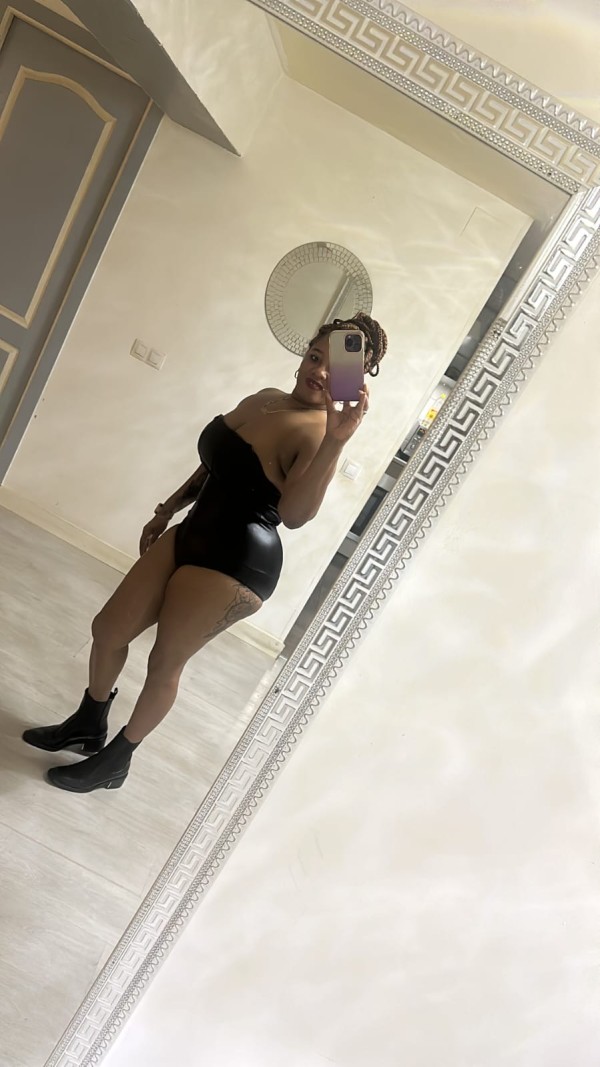 PAOLA, LA CUBANA MÁS FIESTERA EN PAMPLONA 24H