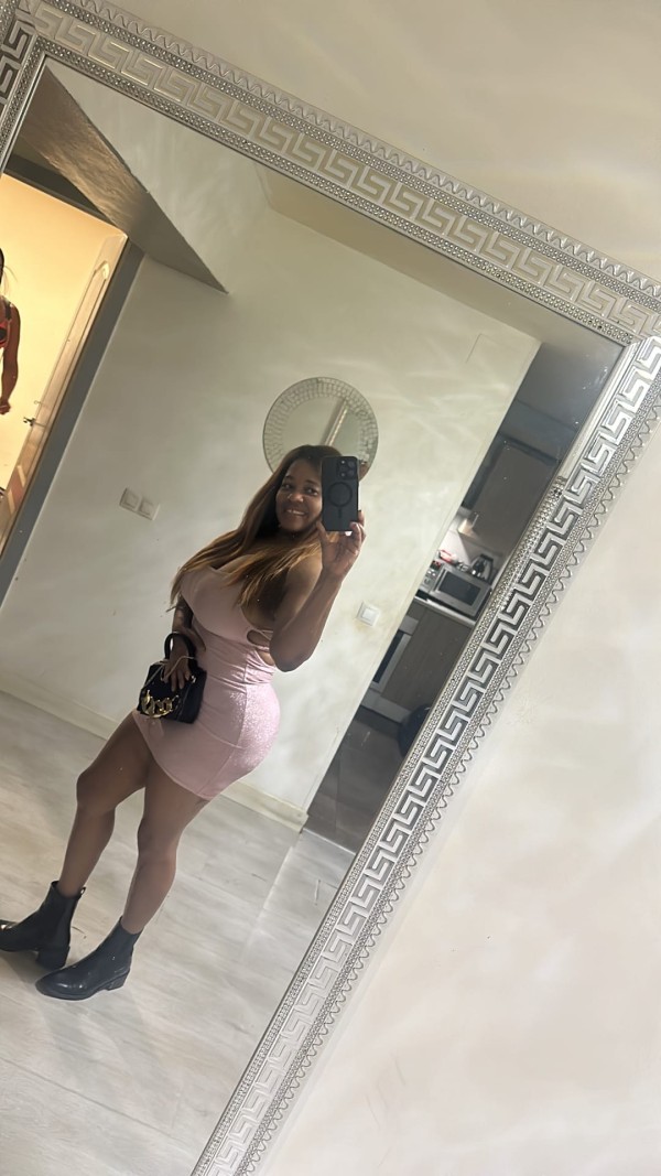 PAOLA, LA CUBANA MÁS FIESTERA EN PAMPLONA 24H
