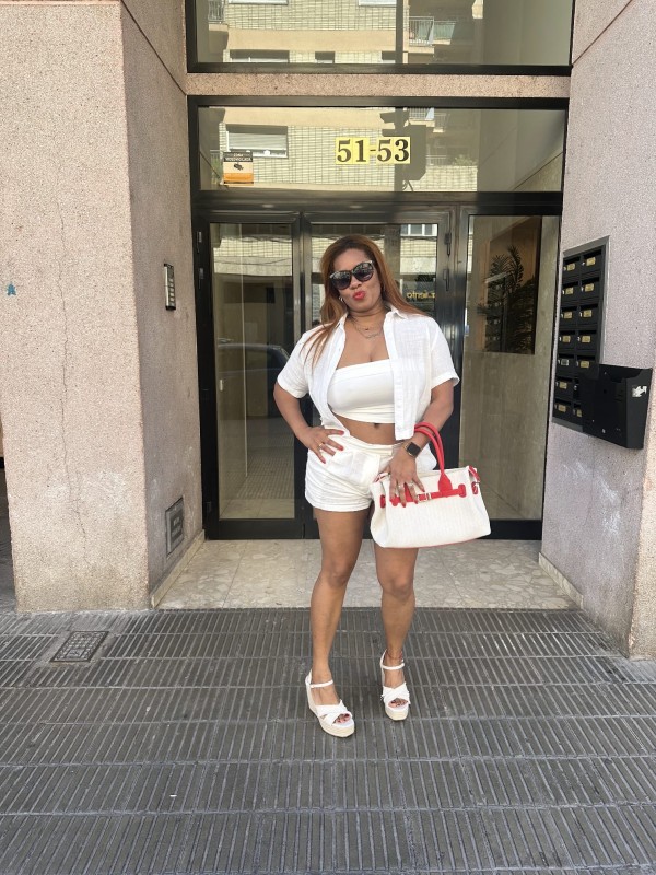 PAOLA, LA CUBANA MÁS FIESTERA EN PAMPLONA 24H