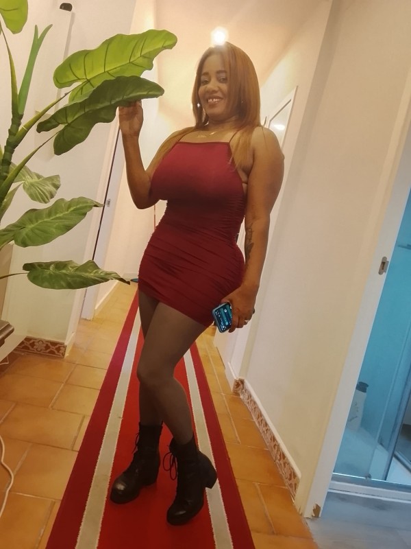 PAOLA, LA CUBANA MÁS FIESTERA EN PAMPLONA 24H