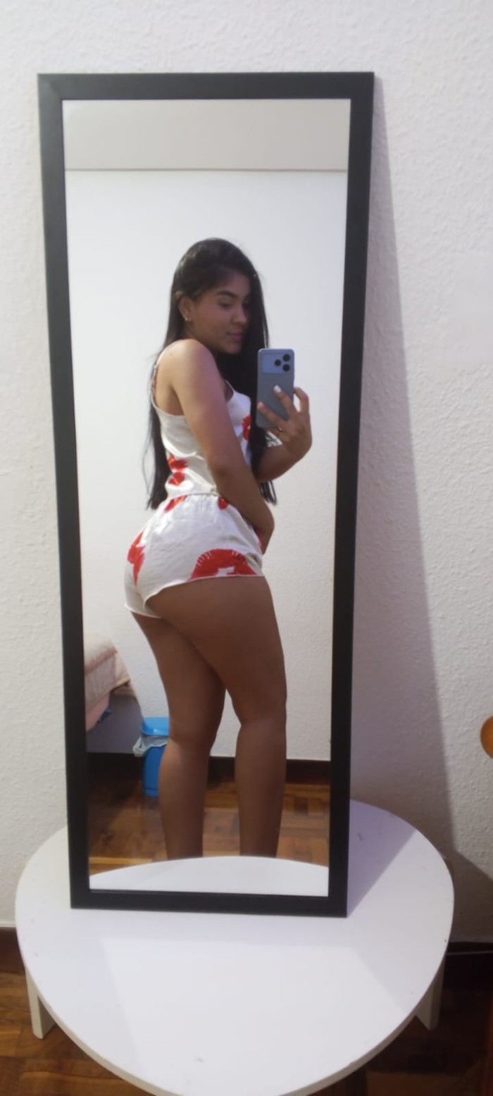 KATALINA  20 AÑITOS. Y SOY LA REINA DE LA FIESTA